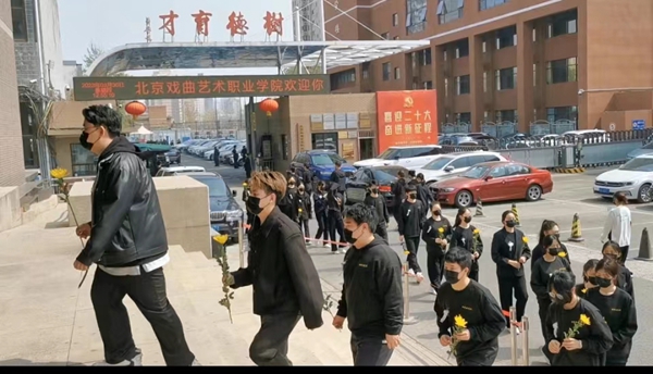高级质感的女生头像(共24张)